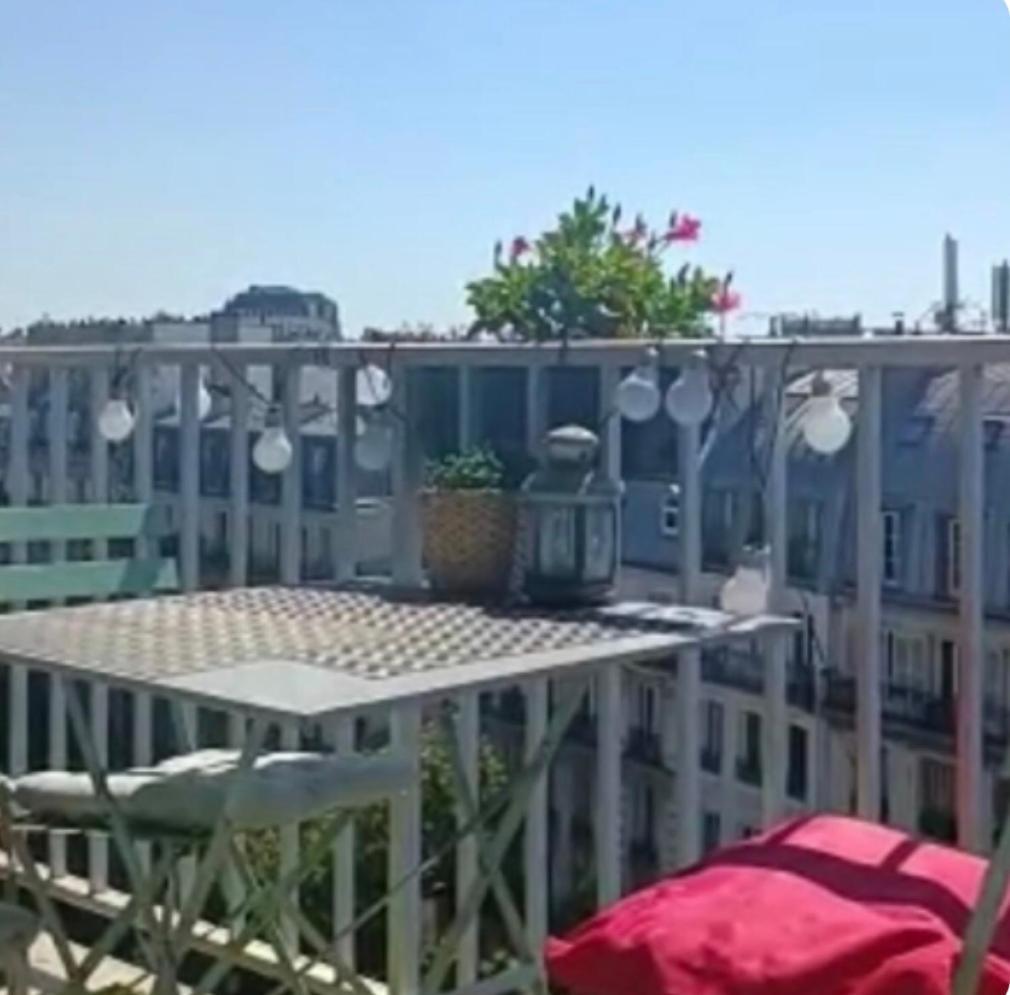 Amazing Eiffel Views At Cool Central Area Apartment Paris Luaran gambar