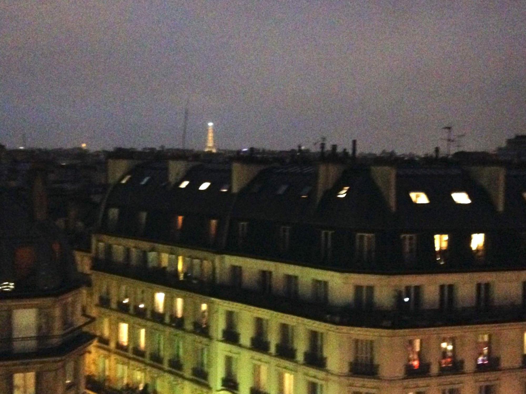 Amazing Eiffel Views At Cool Central Area Apartment Paris Luaran gambar